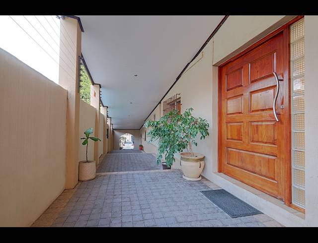 5 BEDROOM HOUSE FOR SALE IN KENSINGTON